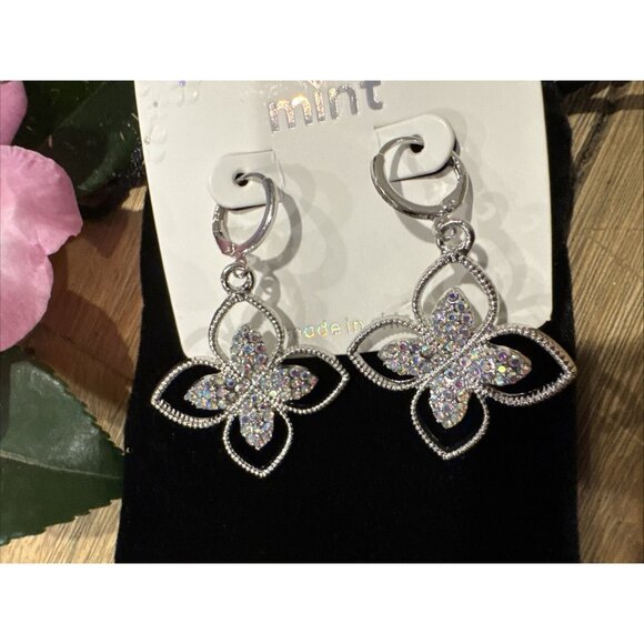 Mint Faux Clover Crystal Rhinestone Silvertone Earrings Party Wedding Cruise NEW - Picture 1 of 6